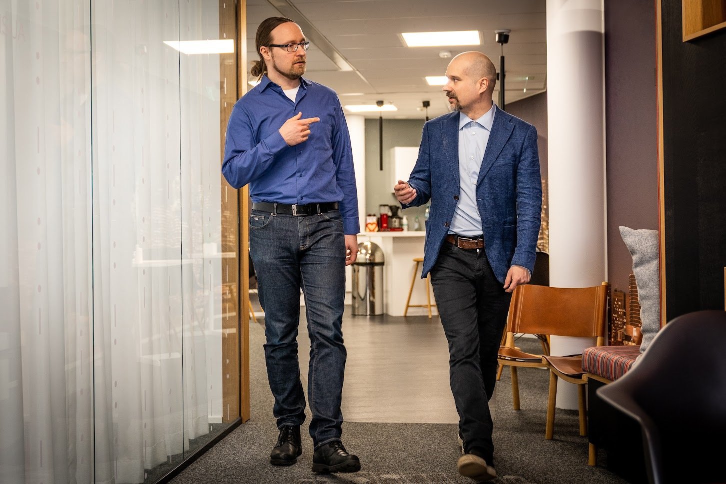 Suljetuissa ympäristöissä tekoälyn käyttö vaatii huolella suunniteltuja arkkitehtuureja, ajattelevat Niklas Collin ja Tommi Harakkamäki.